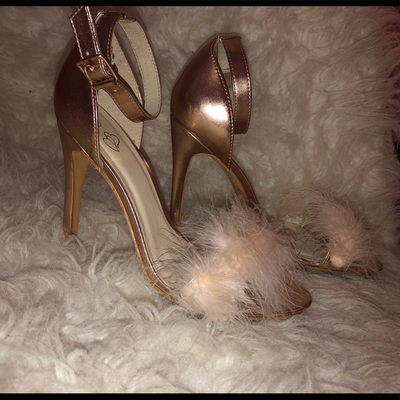 Heels - Picture 2 of 4